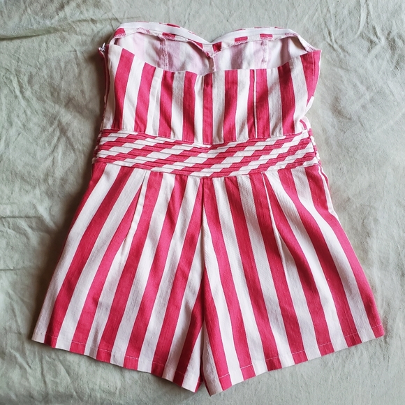 Super Cute Strapless Candy Striper Romper - Picture 3 of 13